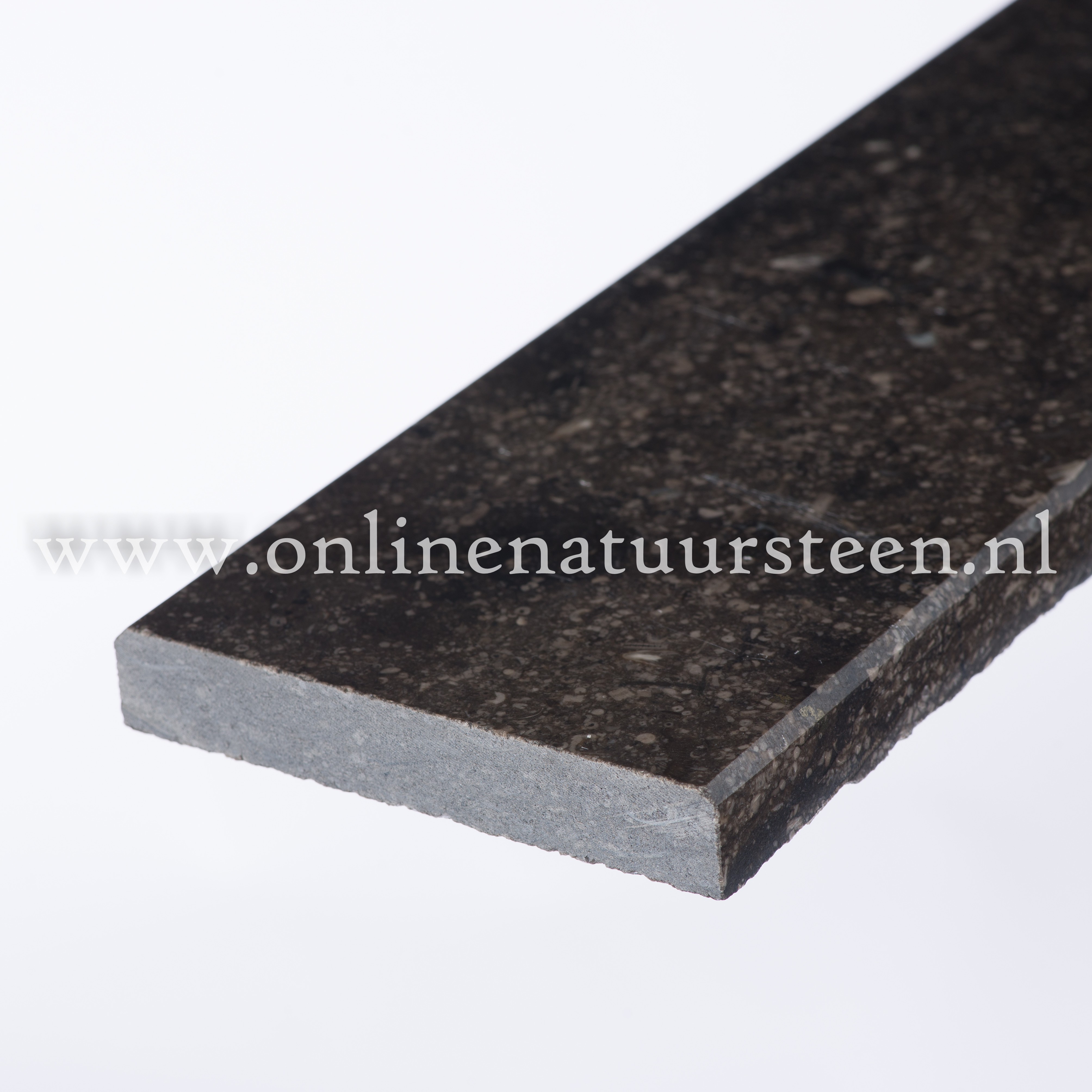 Online Natuursteen | Belgisch hardsteen (donker gezoet) - 3 cm.