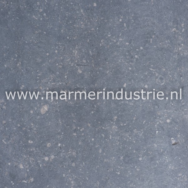 Belgisch hardsteen (gezoet) 2 cm.